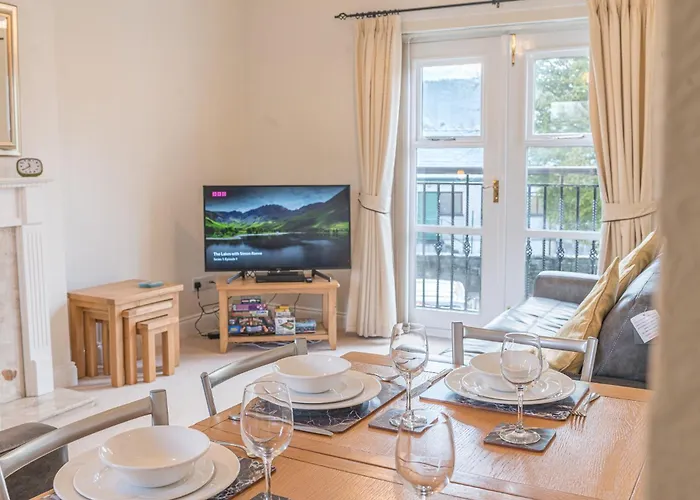 16 Greta Grove House كيسويك