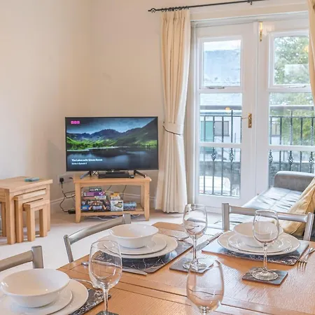 16 Greta Grove House * Κέσγουικ